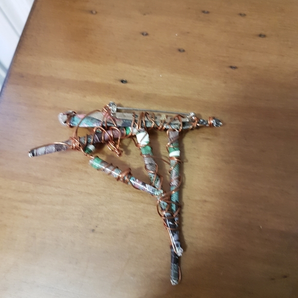 Vintage artisan made recycled paper brooch - Picture 2 of 4